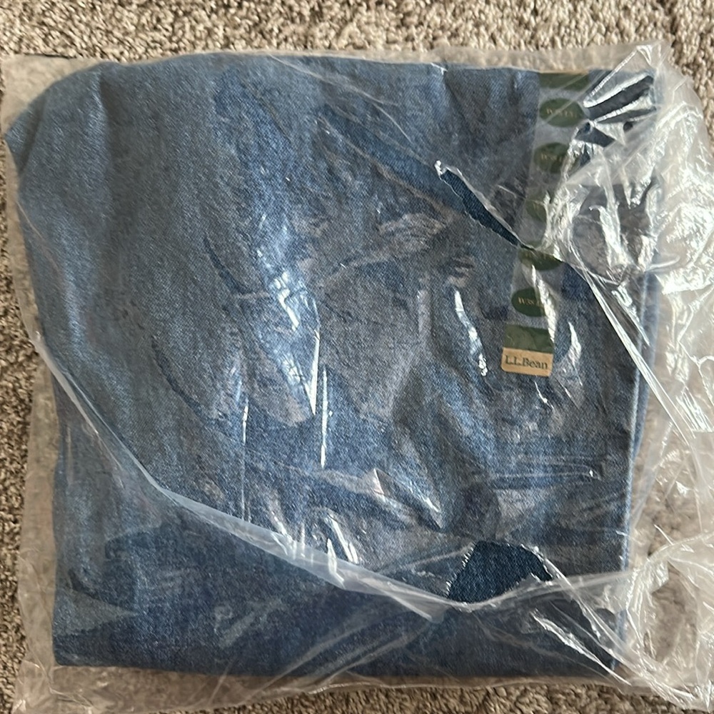 LL Bean NWT Men’s stonewashed Double L denim jeans. Size 38x34. Still in bag - Picture 3 of 6